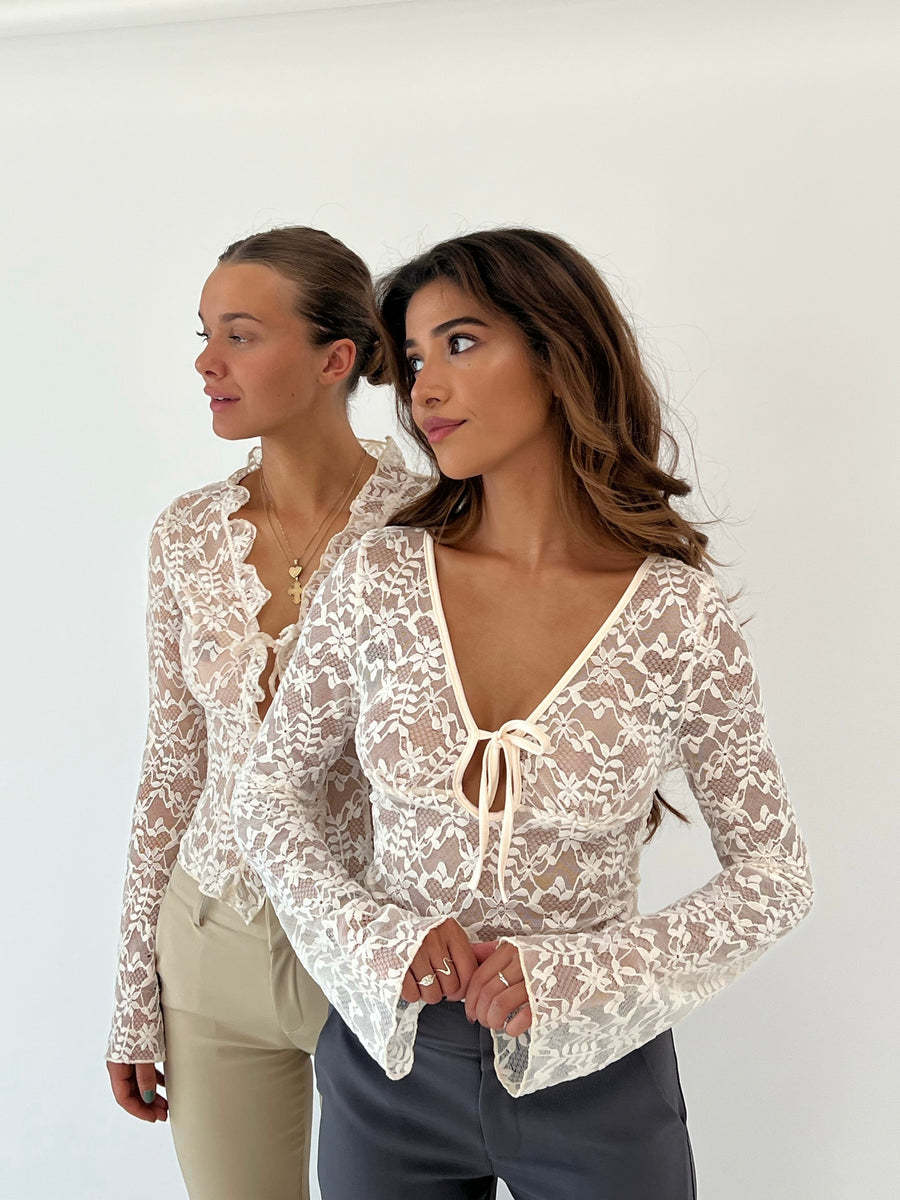 Women's Slim-fit Lace Long-sleeved Bottoming Shirt